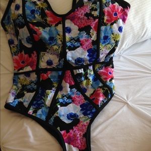 One piece swimsuit suite with padded cups XxL
